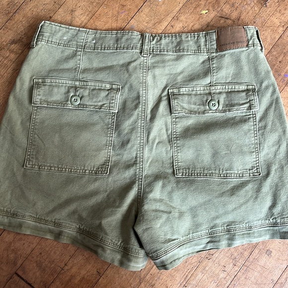 American Eagle stretch shorts - Picture 2 of 2